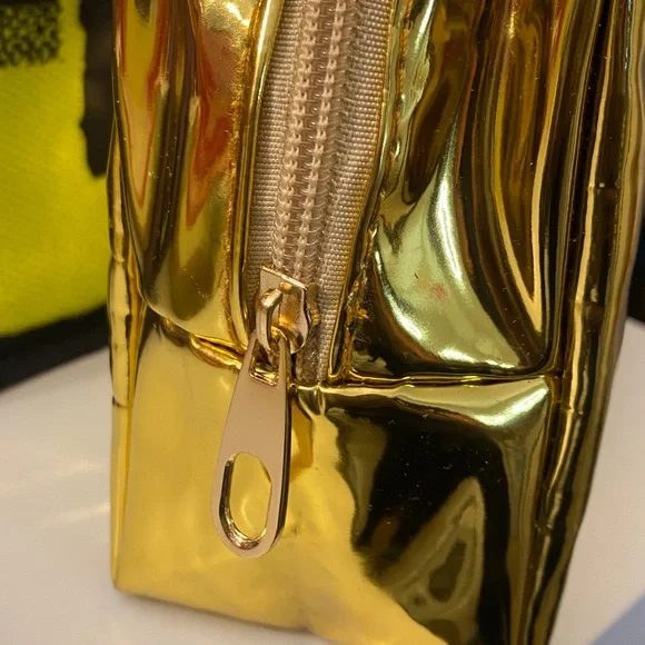 MAC Golden Makeup Bag Cosmetic Case Holiday 8"x5"x3" GC! - Picture 3 of 4